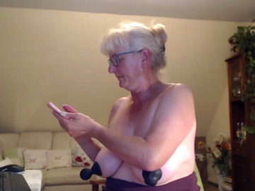 bustymilf68  17-06-2021